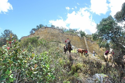 Kuélap: altura 3100 m (época Chachapoyas 800 - 1470 después de C)