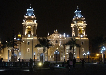 Plaza de Armas: La Catedral de Lima