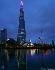 Looking at Lotte World Tower from Seokchon  Lake Park